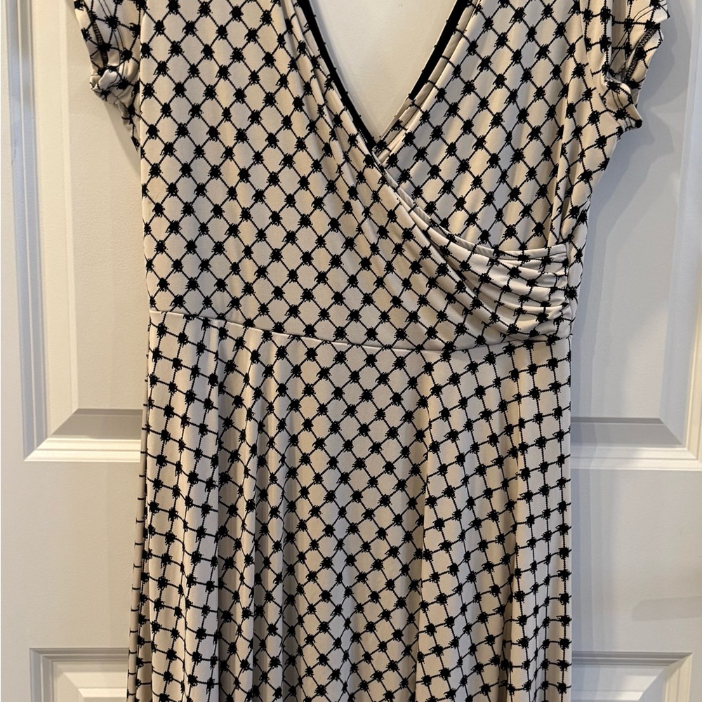 Gilli Beige Dress with Black Geometric Print